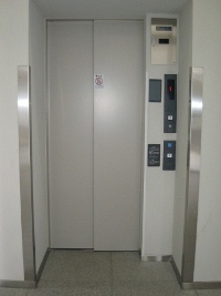 エレベーター画像